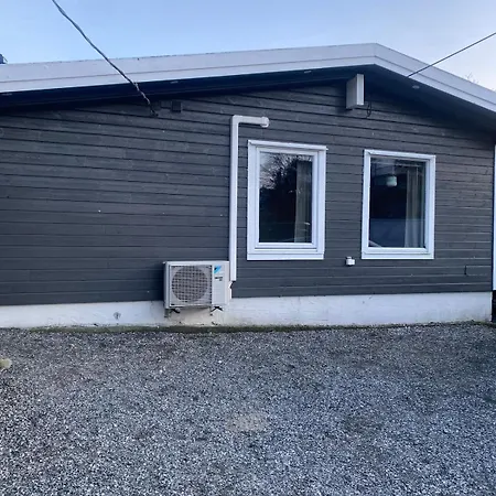 Apartment Furnished Outhouse
