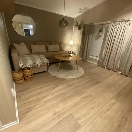 Furnished Outhouse Lägenhet